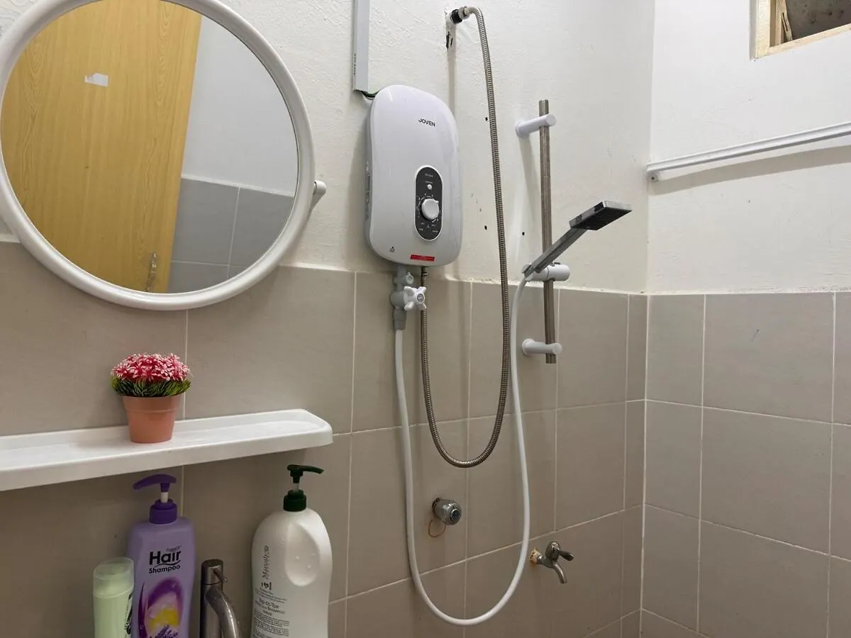 Charming 1Br Retreat In Bayan Lepas 1Car Park Malaysian Guest Only Netflix Apartment 0*,