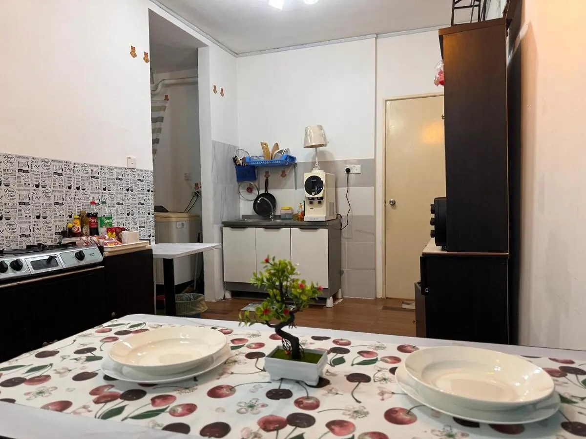 Charming 1Br Retreat In Bayan Lepas 1Car Park Malaysian Guest Only Netflix Apartment 0*,  Malaysia
